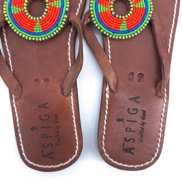 Aspiga Boho Artsy Hand Crafted Glass Beaded Medallion Leather Thong Sandal 37 - Picture 3 of 6